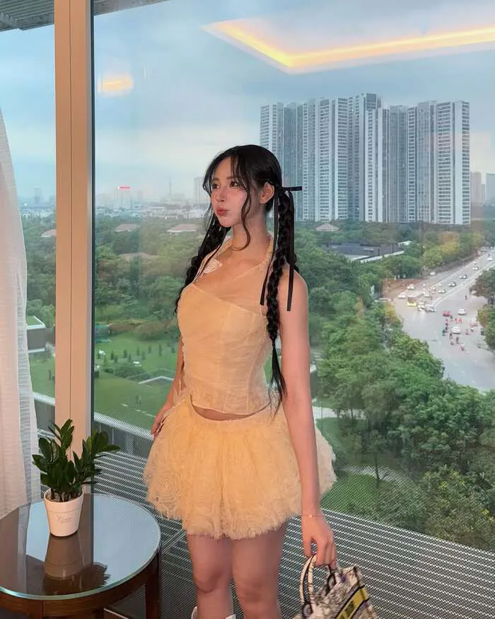 uyên ni cá tính cuốn hút