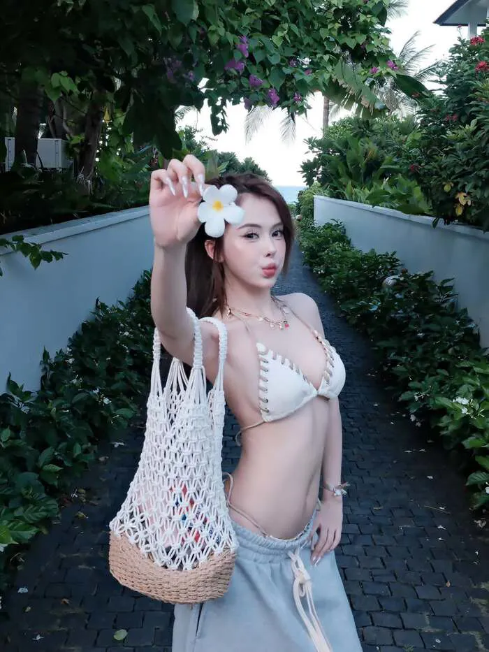 võ nữ ngân hà chất